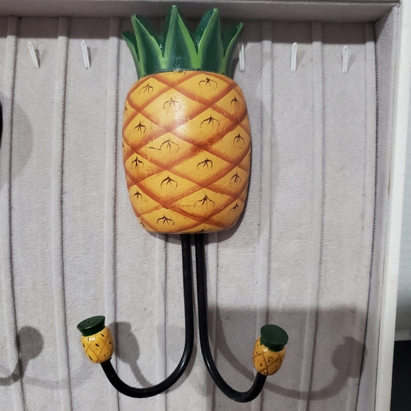 ๐ Farmhouse Fruit Wood Wall Hooks Cottagecore ๐ Hand Carved & Hand Painted VTG - Picture 2 of 10